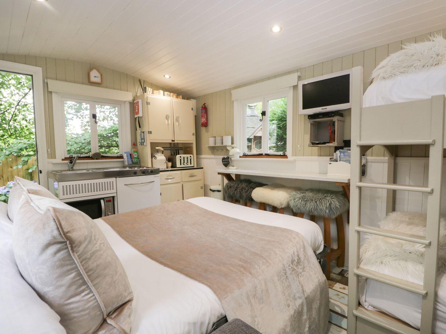 Woodmans Huts Hotel Haverthwaite Екстериор снимка